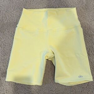 ALO Yoga Women's Yellow High-Waist Shorts Size M